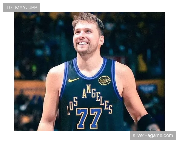 东契奇突破制造挡拆拉开空间 提升关键时刻得分效率