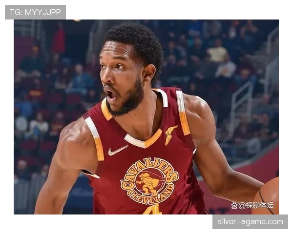 埃文·莫布里篮下单打提升效率显著 优于同期内线表现