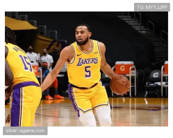 洛瑞拉开挡拆进攻造优势 提升猛龙关键时刻得分效率