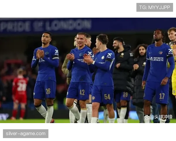 切尔西的节奏问题，本质是中场功能重叠