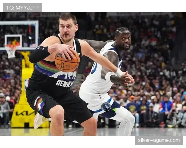 双方同时犯规怎么吹？NBA裁判现场判罚标准详解